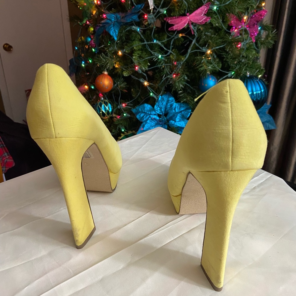 Breckelle’s Yellow peep toe 3 1/2 inch heels. Use for a costume Disco- size 9
